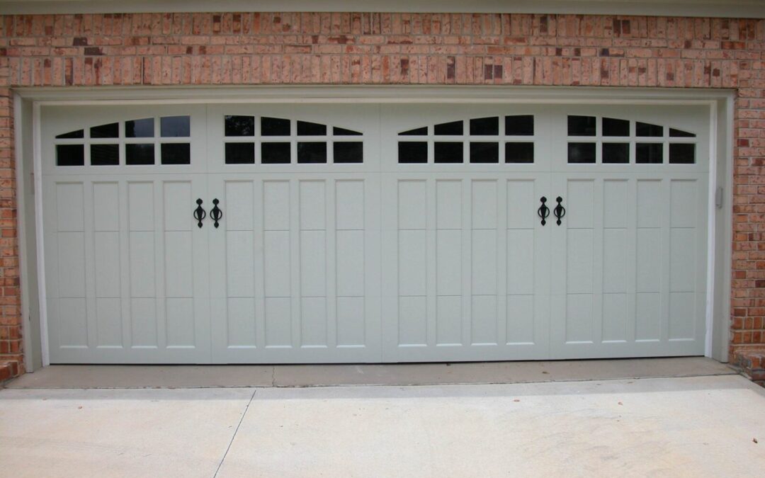 Best Garage Door Material: Compare Steel or Wood