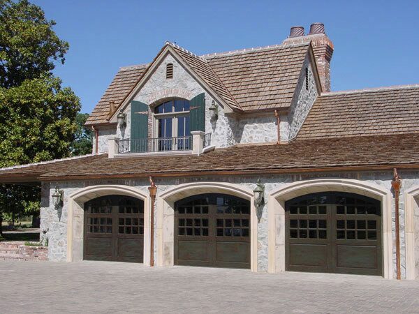 Best Garage Door Color Ideas for 2025: Expert Design Tips